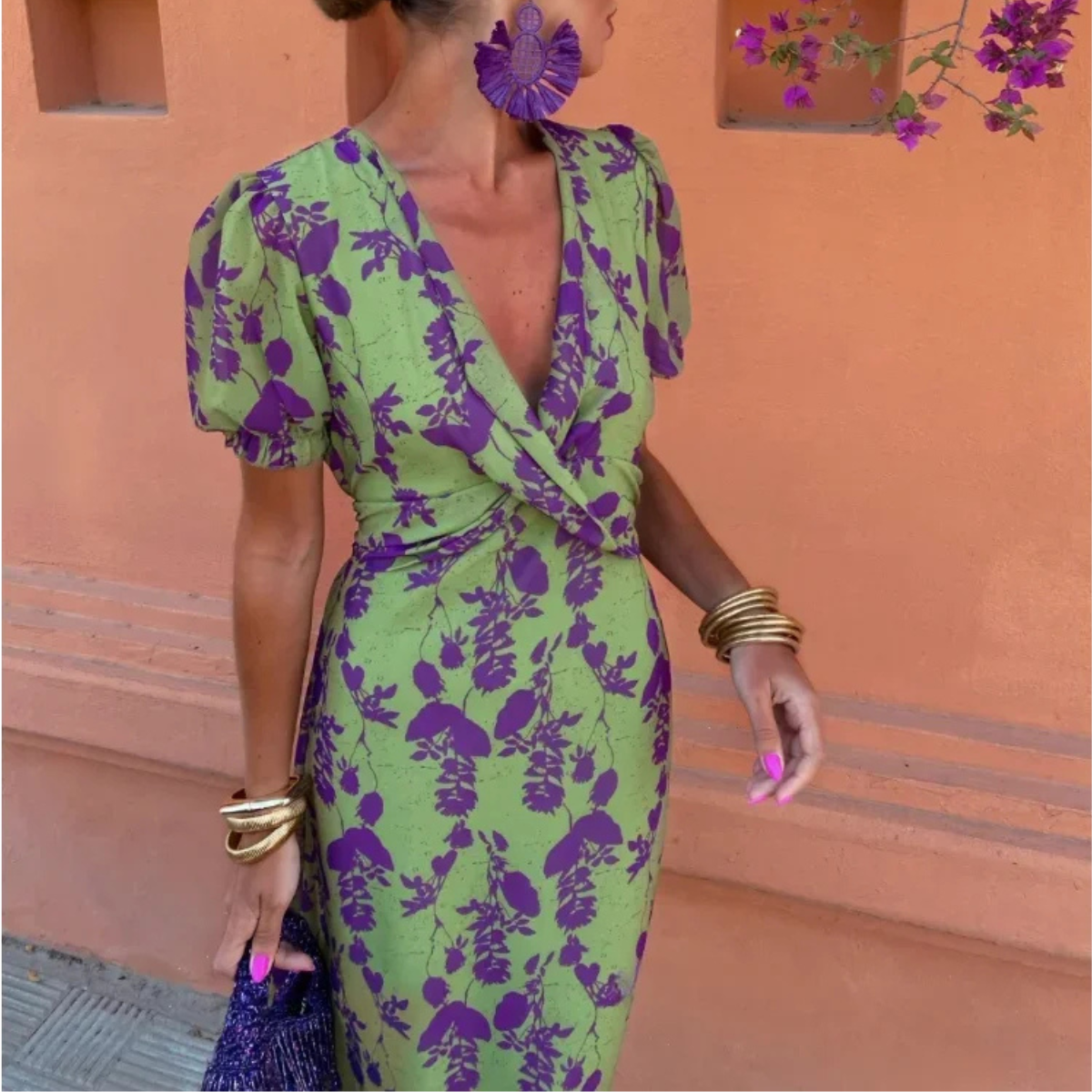 Adele™ - Robe élégante à col en V