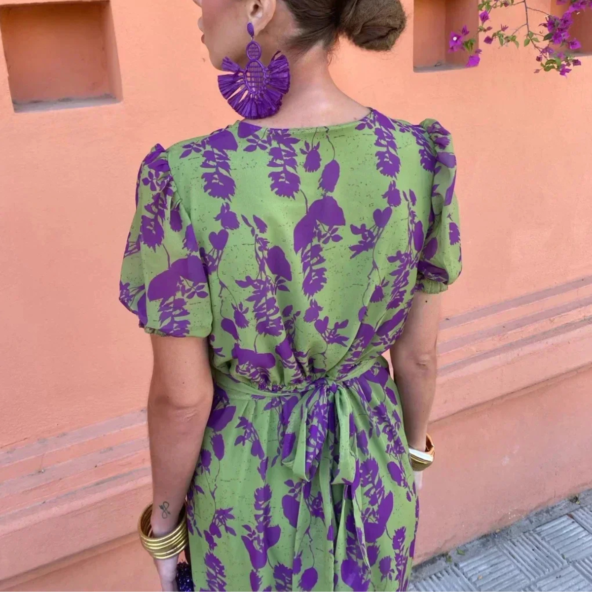 Adele™ - Robe élégante à col en V