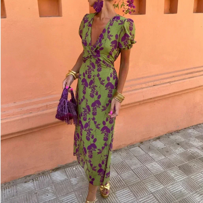 Adele™ - Robe élégante à col en V