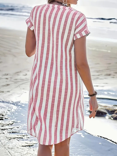 Myrla™ - Votre robe-chemise élégante à rayures